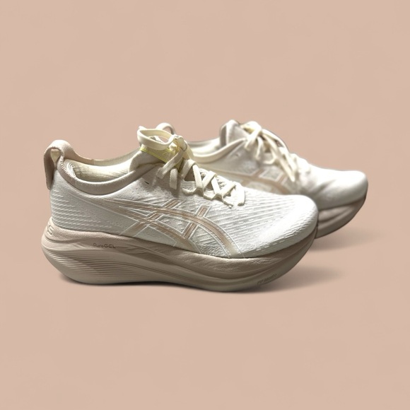 ASICS NWOB Size 7.5 Gel-Nimbus 27 Women’s Cream Mineral Beige Sneakers - Picture 1 of 10